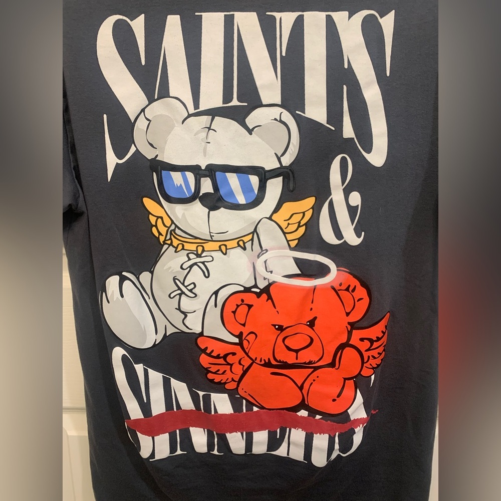 GSTR Saints & Sinners Bears Charcoal Gray Short Sleeve Large T-Shirt.       1911